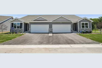 802  Concord Cir #A, Burlington, WI 53105 - Photo 2