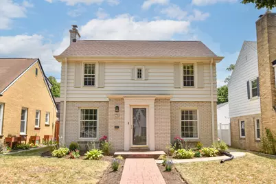 2746 N 73rd St, Wauwatosa, WI 53210 - Photo 2