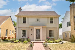 2746 N 73rd St, Wauwatosa, WI 53210 - Photo 2