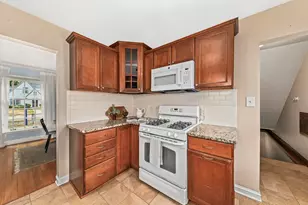 2746 N 73rd St, Wauwatosa, WI 53210 - Photo 14