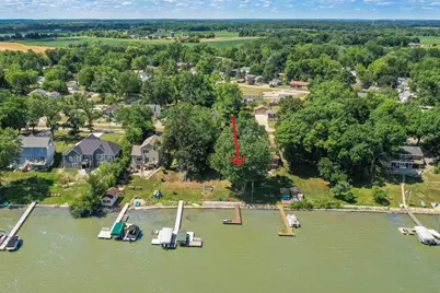 2531  Lakeshore Dr, Racine, WI 53139 - Photo 8