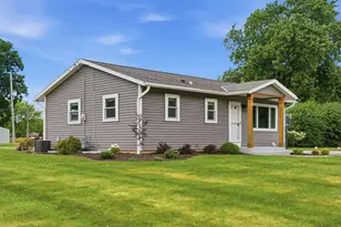 10579 S Barton Rd, Oak Creek, WI 53154 - Photo 48
