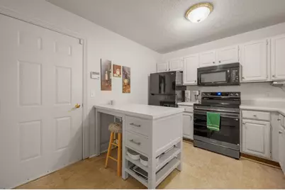 590  Pewaukee Rd #C, Pewaukee, WI 53072 - Photo 10