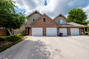 18500 Brookfield Lakes Dr, Brookfield, WI 53045 - Photo 22