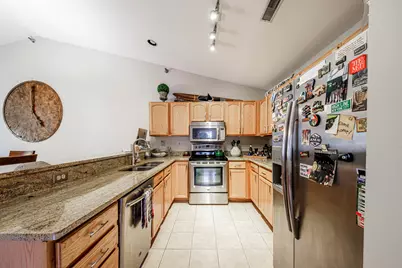 18500  Brookfield Lakes Dr #73, Brookfield, WI 53045 - Photo 4