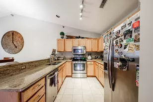 18500 Brookfield Lakes Dr, Brookfield, WI 53045 - Photo 4
