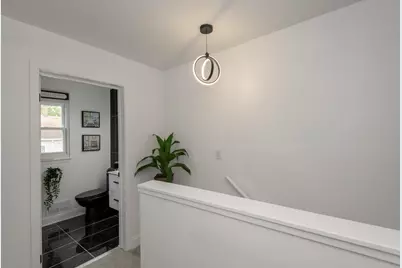 2327 W Vine St, Milwaukee, WI 53205 - Photo 10