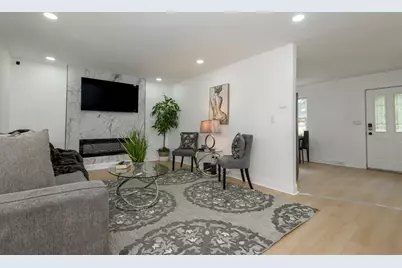 2327 W Vine St, Milwaukee, WI 53205 - Photo 1