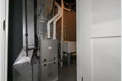 2327 W Vine St, Milwaukee, WI 53205 - Photo 20