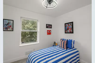 2327 W Vine St, Milwaukee, WI 53205 - Photo 14