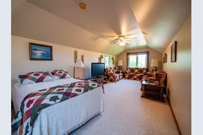 2671 W Wingate Ln, West Bend, WI 53090 - Photo 12