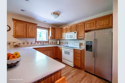 2671 W Wingate Ln, West Bend, WI 53090 - Photo 4
