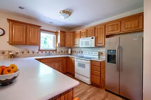 2671 W Wingate Ln, West Bend, WI 53090 - Photo 4