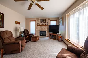 2671 W Wingate Ln, West Bend, WI 53090 - Photo 8