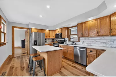 102 N Jefferson St, Racine, WI 53185 - Photo 6