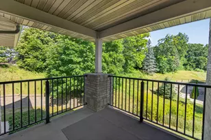 470 N Silverbrook Dr, West Bend, WI 53090 - Photo 18
