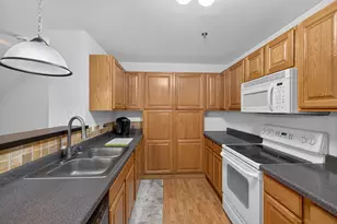 470 N Silverbrook Dr, West Bend, WI 53090 - Photo 8