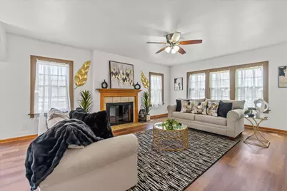 2704 N 46th St, Milwaukee, WI 53210 - Photo 8