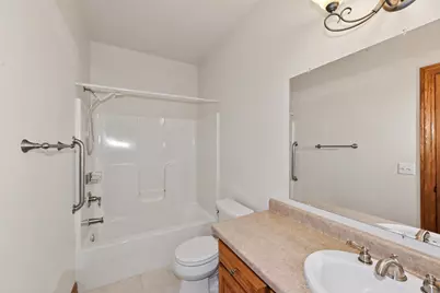 124  Meehan Cir, West Bend, WI 53095 - Photo 20