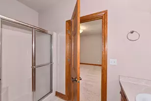124 Meehan Cir, West Bend, WI 53095 - Photo 18