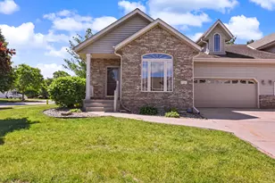 124 Meehan Cir, West Bend, WI 53095 - Photo 2