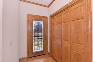 124 Meehan Cir, West Bend, WI 53095 - Photo 6