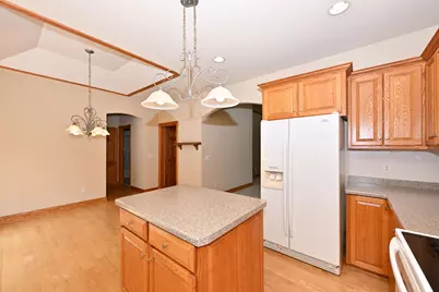 124  Meehan Cir, West Bend, WI 53095 - Photo 12