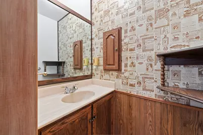 1607  Neenah St, Watertown, WI 53094 - Photo 12