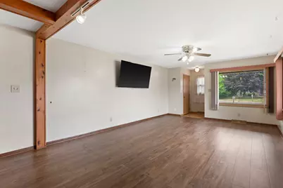 1607  Neenah St, Watertown, WI 53094 - Photo 6