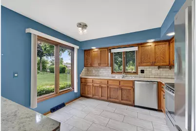 6028  Quaker Hill Rd, Racine, WI 53406 - Photo 12