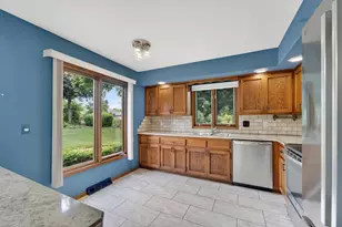 6028 Quaker Hill Rd, Racine, WI 53406 - Photo 12