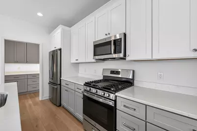 122  Luxembourg Brotherhood Blvd, Belgium, WI 53004 - Photo 6