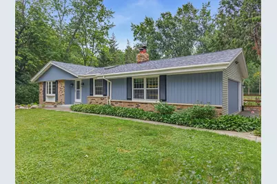 629  Maplewood Ct, Cedarburg, WI 53012 - Photo 1