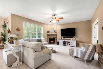 3288 W Yorkshire Cir, Franklin, WI 53132 - Photo 8