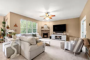 3288 W Yorkshire Cir, Franklin, WI 53132 - Photo 8