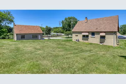 621 W Main St, Newburg, WI 53090 - Photo 26