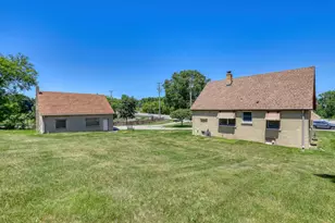 621 W Main St, Newburg, WI 53090 - Photo 26