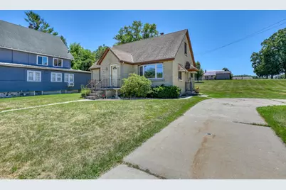 621 W Main St, Newburg, WI 53090 - Photo 28
