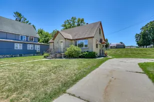 621 W Main St, Newburg, WI 53090 - Photo 28