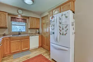 621 W Main St, Newburg, WI 53090 - Photo 10