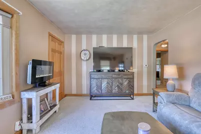 621 W Main St, Newburg, WI 53090 - Photo 16