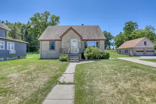 621 W Main St, Newburg, WI 53090 - Photo 1