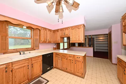 108  High Forest Dr, Grafton, WI 53012 - Photo 2