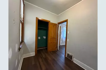1427 N 24th Pl, Milwaukee, WI 53205 - Photo 10