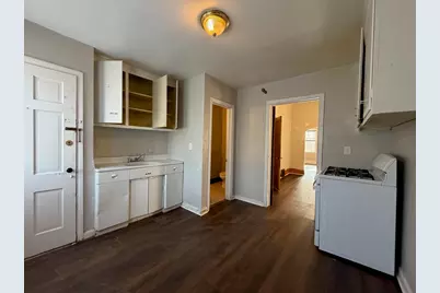 1427 N 24th Pl, Milwaukee, WI 53205 - Photo 8