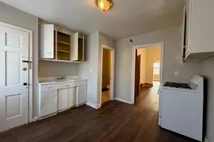 1427 N 24th Pl, Milwaukee, WI 53205 - Photo 8