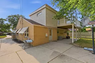 2814 S Cleveland Park Dr, West Allis, WI 53219 - Photo 46