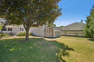 4907 N Idlewild Ave, Whitefish Bay, WI 53217 - Photo 20