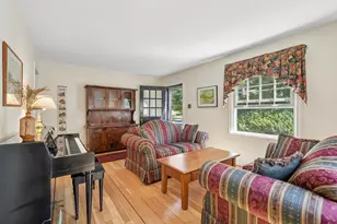 4907 N Idlewild Ave, Whitefish Bay, WI 53217 - Photo 2