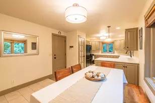 321 Kettle Ct, Slinger, WI 53086 - Photo 8
